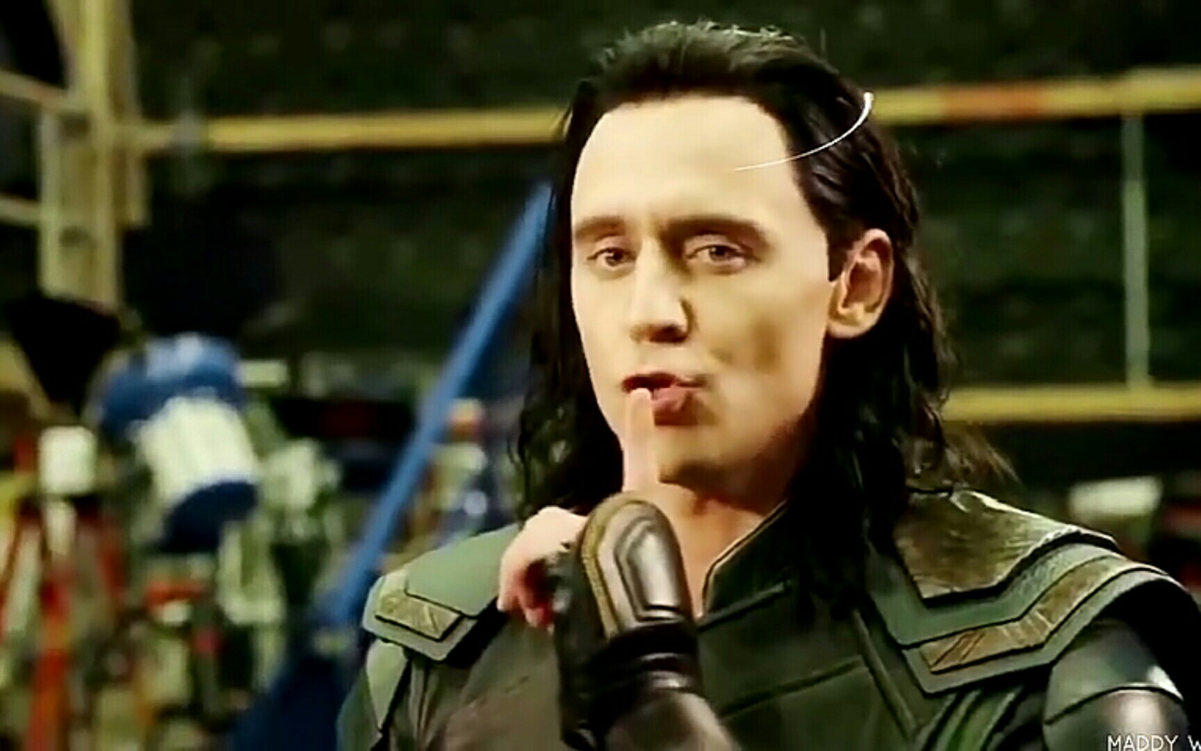 [图]♚【洛基 爆燃】 LOKI _ Oops! . I Did It Again