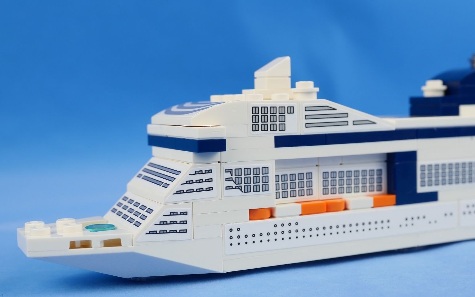 181片乐高,24美元,这盒乐高40318地中海游轮值不值呢?