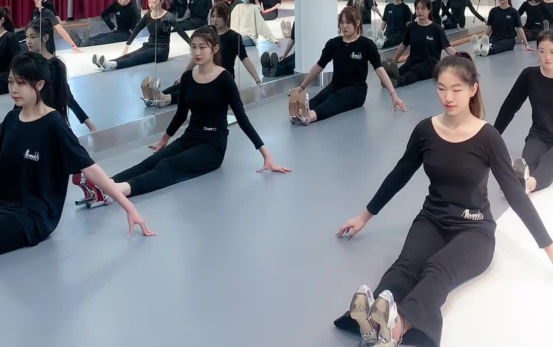 模特服装表演训练 ~23.01.10 翌