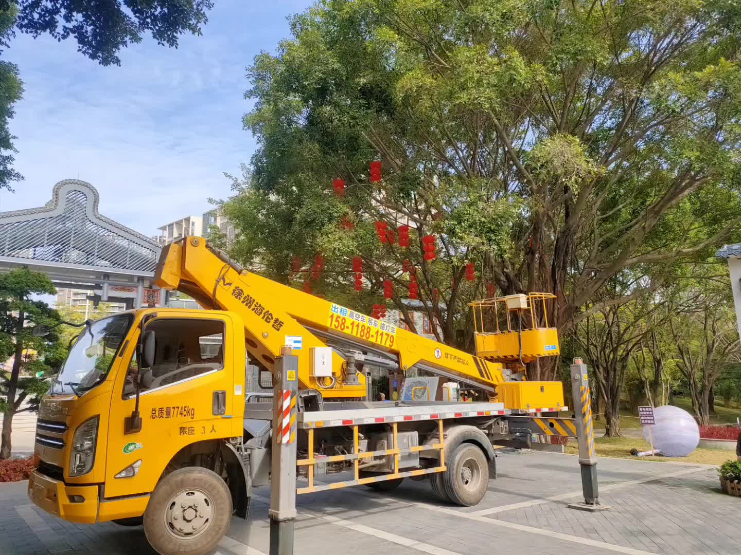 广州专业高空车 吊车出租、专业厂房安装、机器设备安装、广告牌安装、树木修剪、钢结构工程、园林绿化工程等、24小时为您服务!哔哩哔哩bilibili