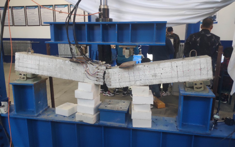 活动作品建工实验简支梁抗弯少筋梁