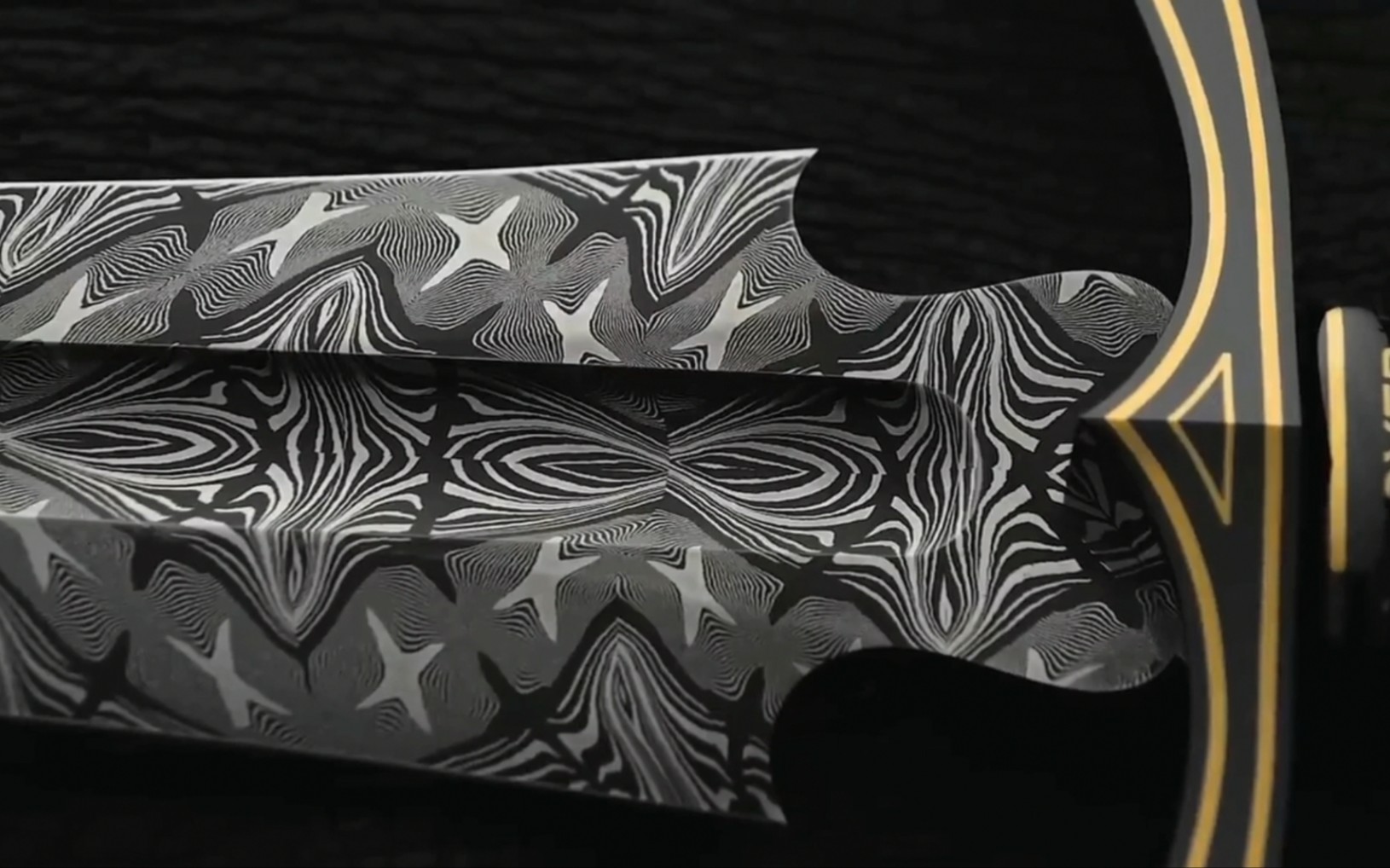 【油管】凯尔罗耶锻造价值65000美元的长剑-不倒蛋壳