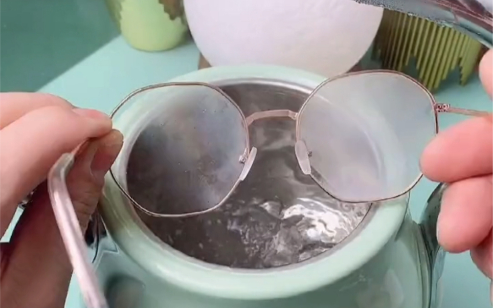 冬天戴眼镜起雾,这防雾眼镜布,真管用?_哔哩哔哩_bilibili