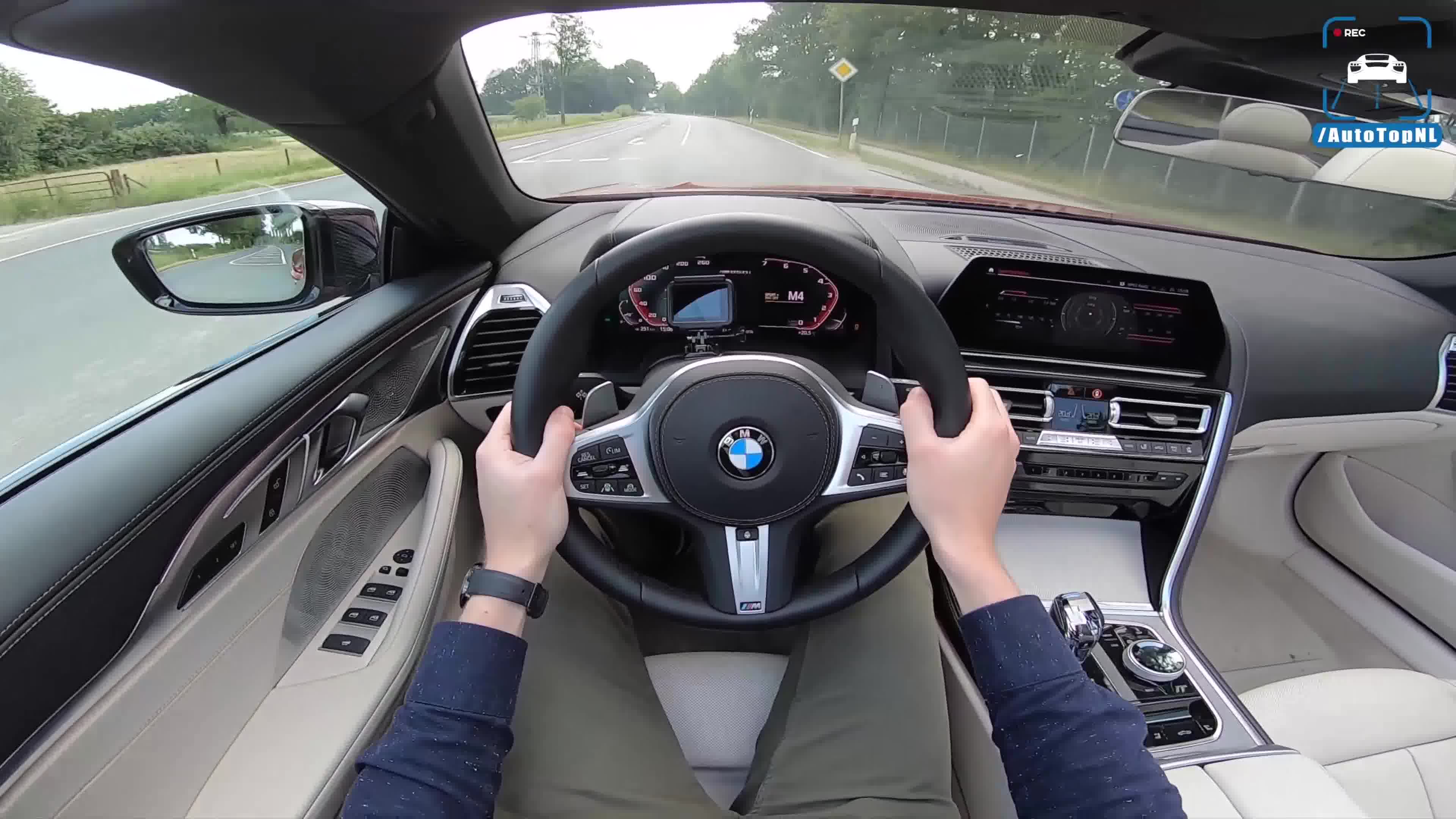 宝马8系m850i xdrive敞篷车4.4 v8双涡轮pov autotopnl试驾