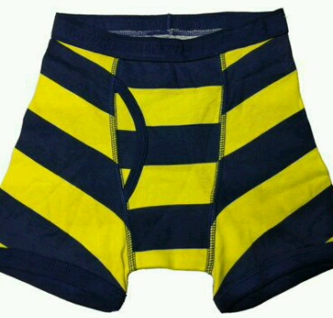 裤衩子改口罩,带嘴上了,裤里球迷嘴是真的臭