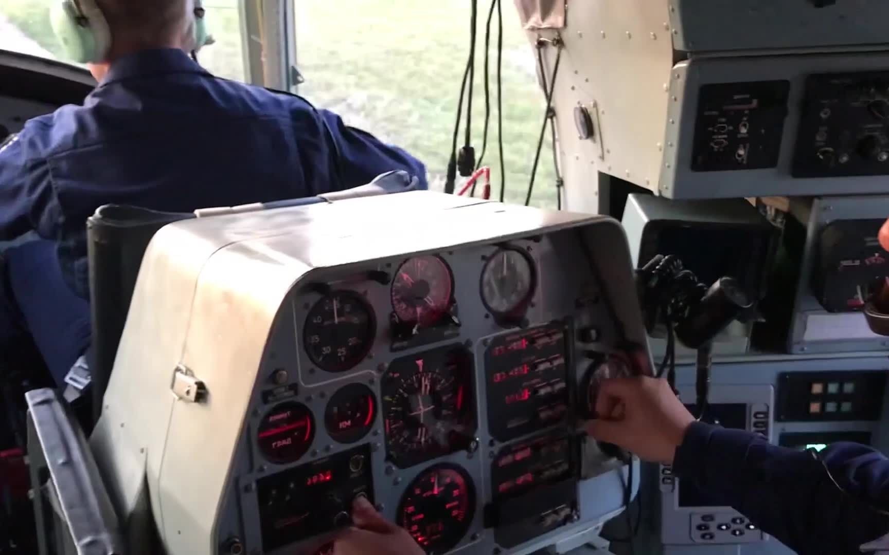 米26机组人员灭火演习