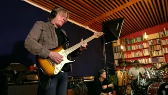 Video herunterladen: 【大师翻唱】Martin Miller & Andy Timmons两位大神合作翻唱Still Got the Blues (Gary Moore）