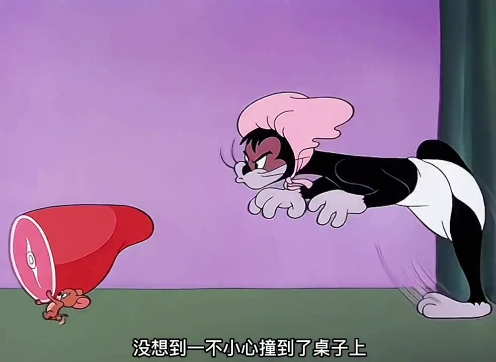 黑猫布奇为了吃火腿竟然把自己装扮成了一个宝宝!