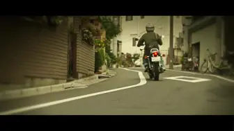 Télécharger la video: 【官方视频】2014款雅马哈SR400：传奇回归