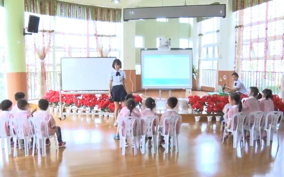 [图]幼儿园中班安全教育 没有斑马线的马路.mp4