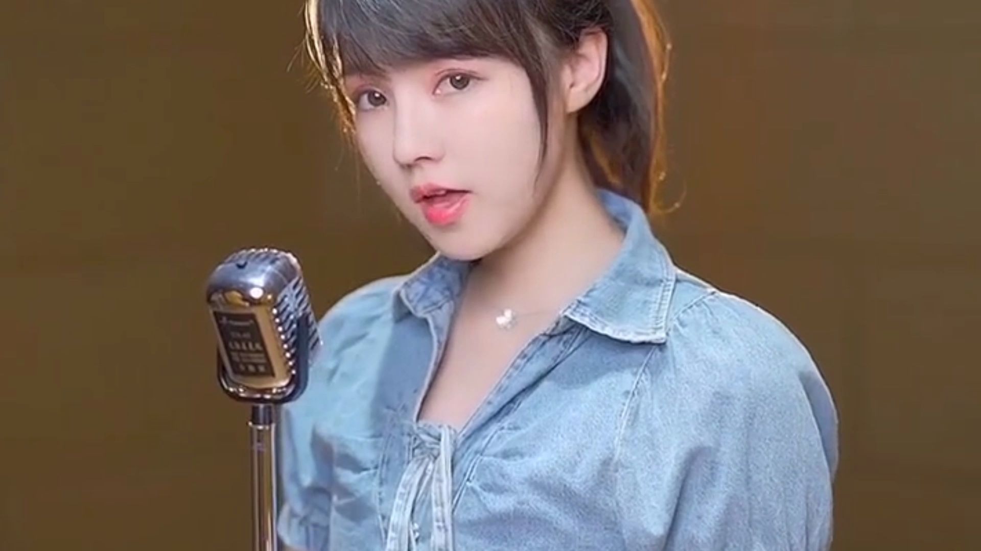 网红饭思思转音挑战,演唱技巧一览无余,可以去当职业歌手了