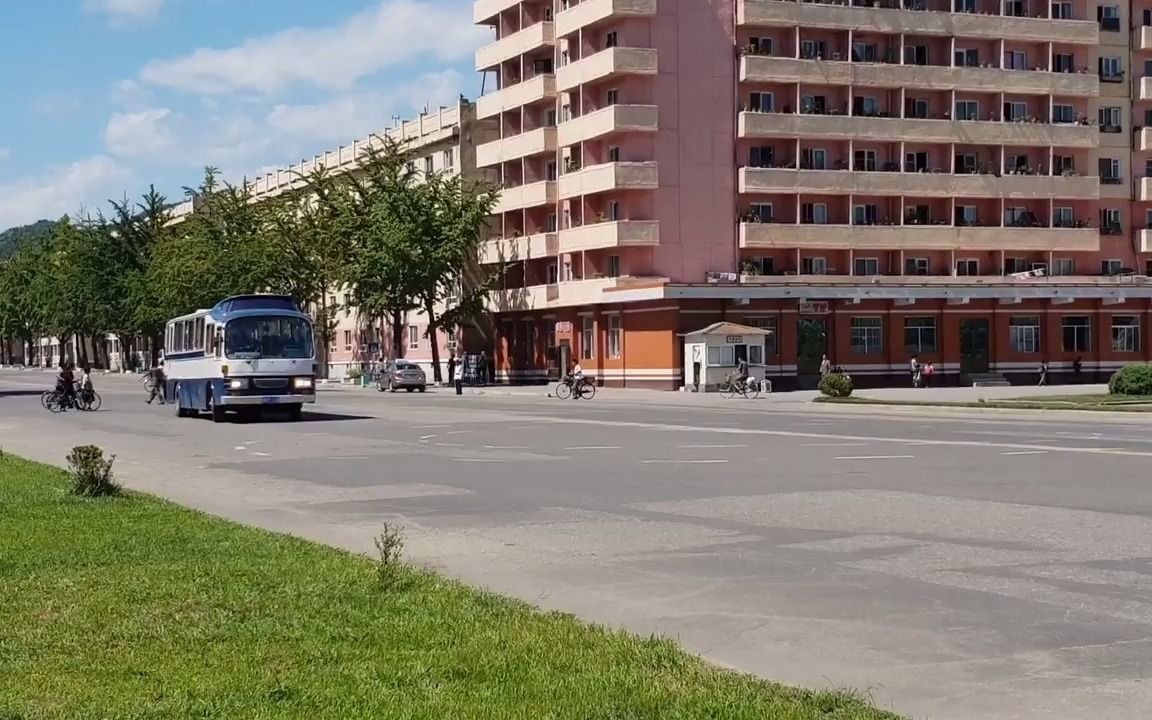 【朝鲜旅游】朝鲜咸兴市上街游览/街景视频