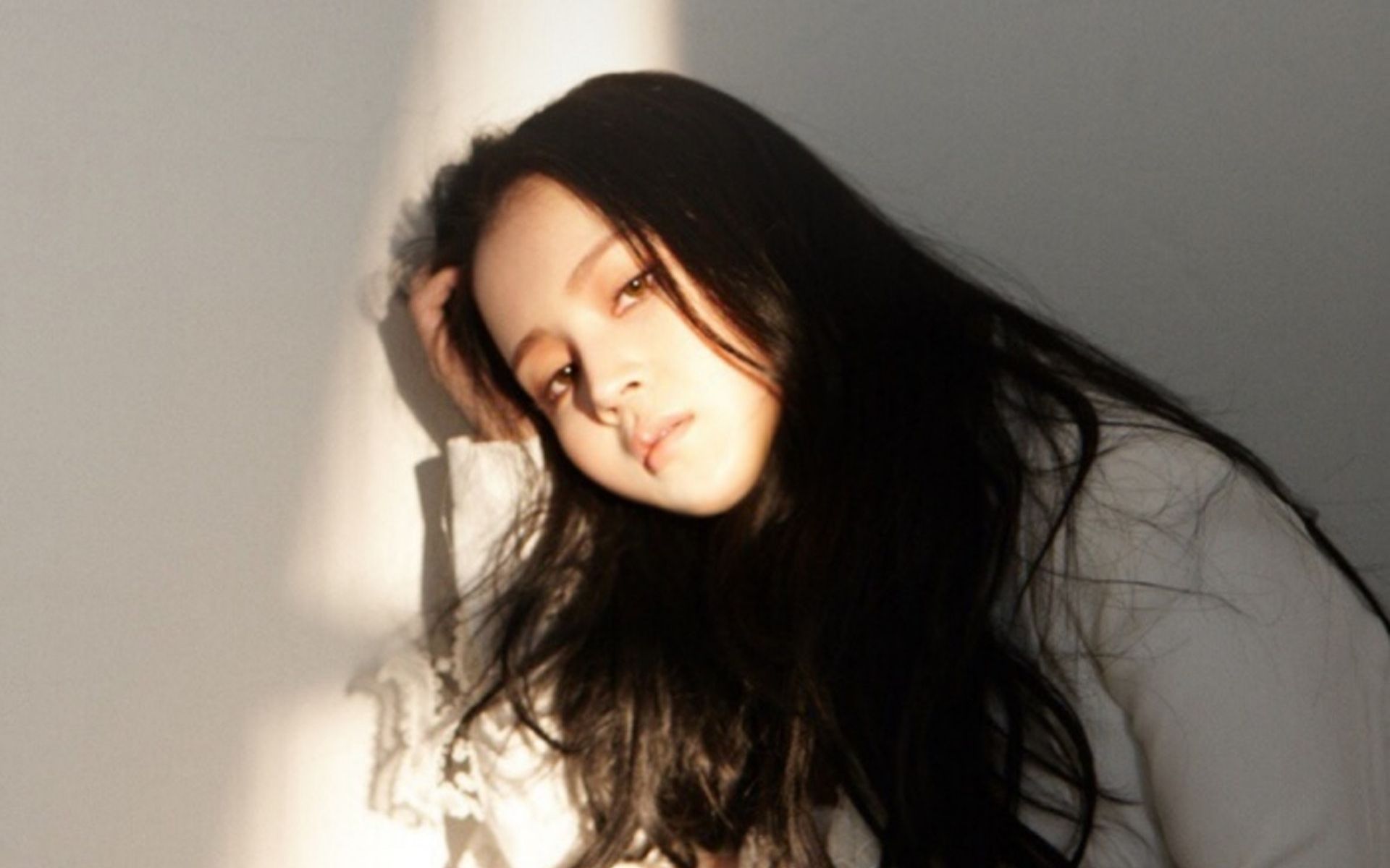 李遐怡lee hi 叹息 mv·中文歌词