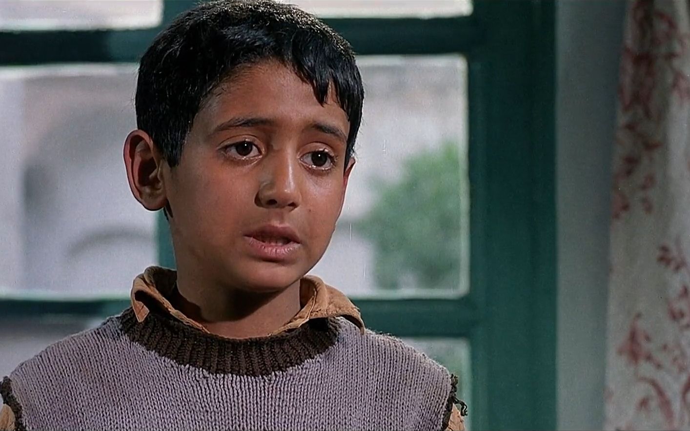 兄妹俩只有一双鞋子,轮流穿着上学!——《天堂的孩子》(一)