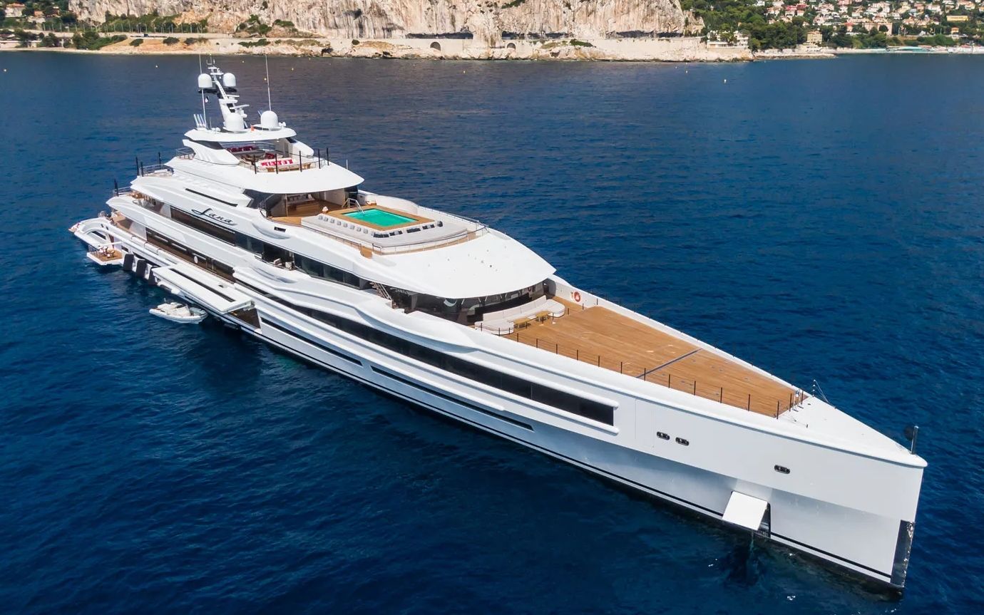 世界第二大出租超级游艇,意大利贝尼蒂benetti 107m(35105")lana号