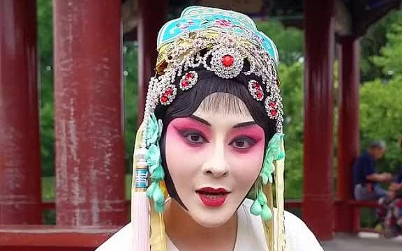 京剧妆,没有卸妆油的时候拿啥卸妆?