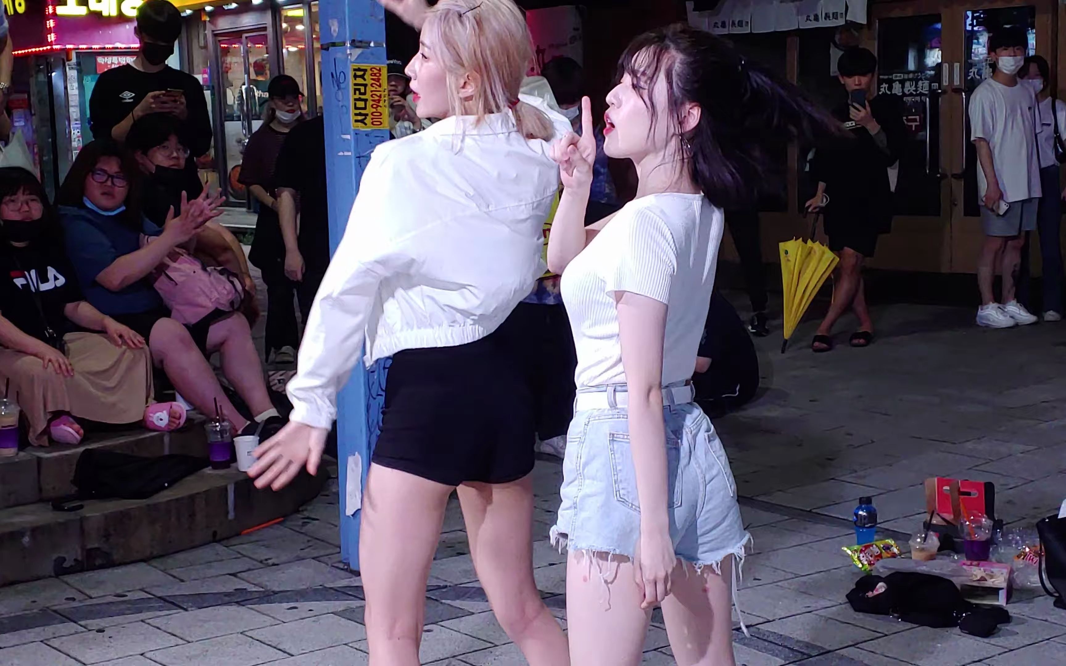 【热裤系列】女团在街头跳舞属于日常操作2