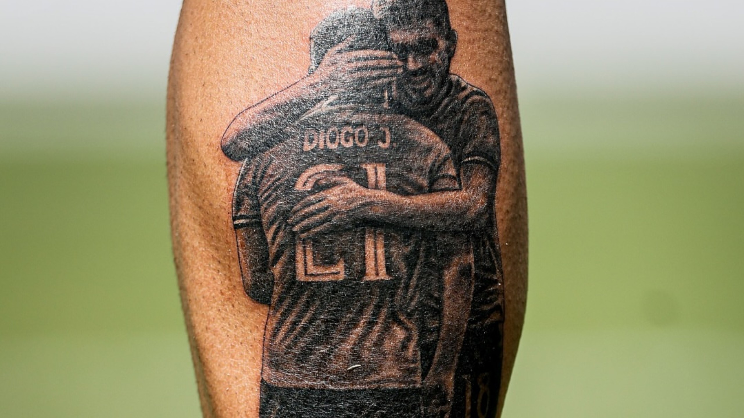 鲁本内维斯的新文身😭