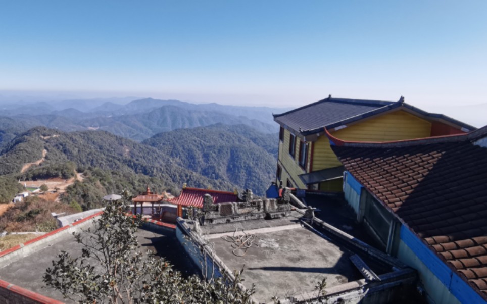 摩旅福建,宁化县东华山寺走小路进入江西石城县,海拔1140,不是很高,但陡是真陡哔哩哔哩bilibili