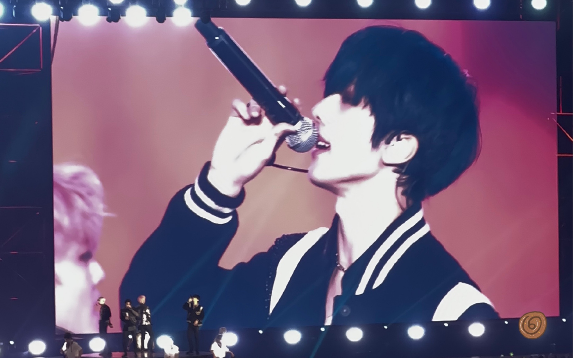 【朴志晟jisung】小男孩在舞台上这么烧的啊
