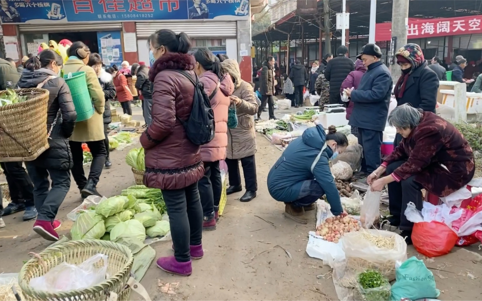 川东北小镇当场赶集的实景记录#赶集 #当场 #地摊 #买菜