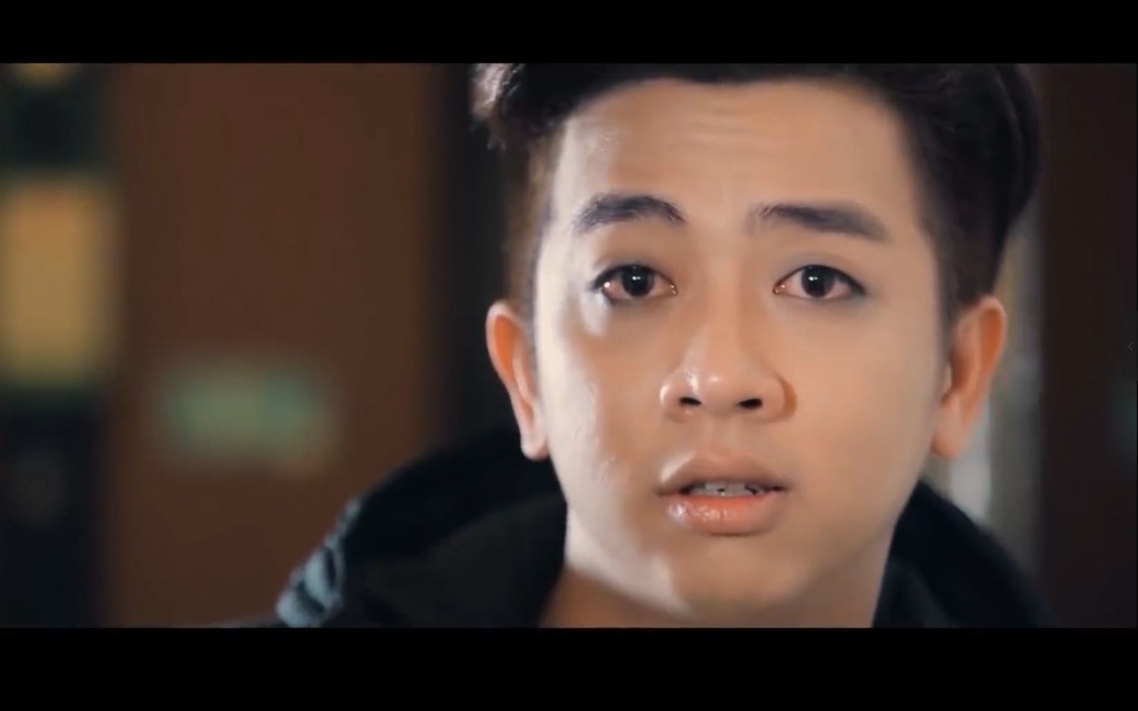 越南hkt成员翻唱《我们不一样》,上次的渣男这次被抛弃,真是天道好