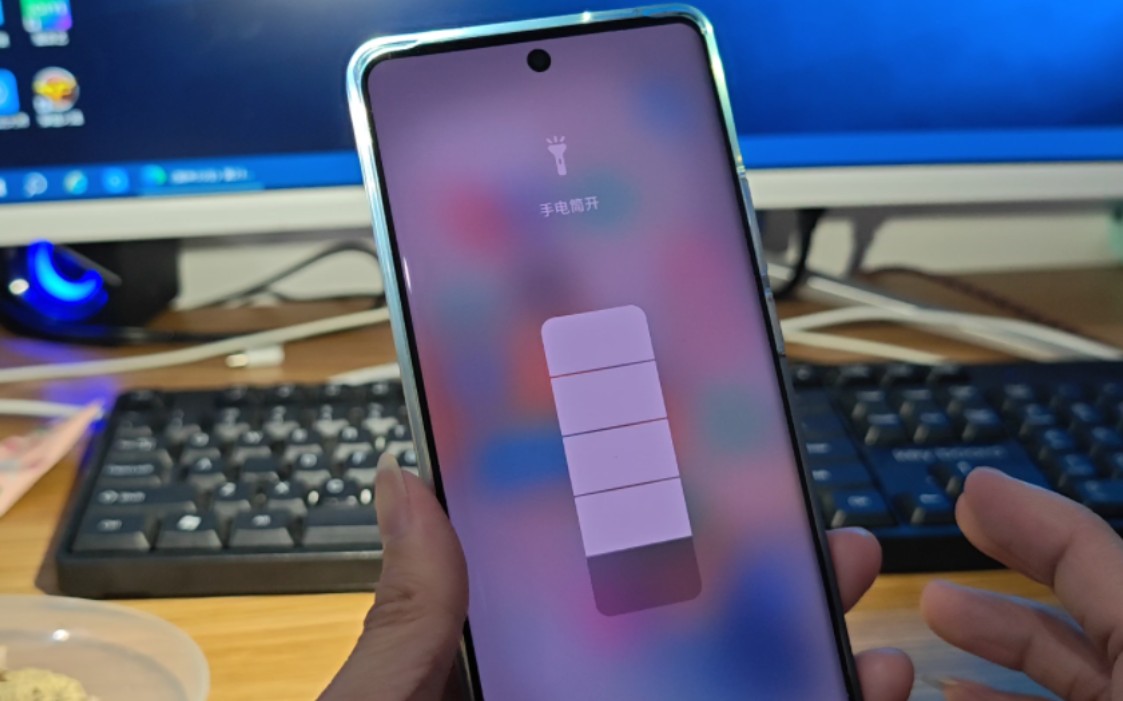 居然发现了可以调节手电筒亮度的功能搭载vivo oriairos4的X100系列手机哔哩哔哩bilibili
