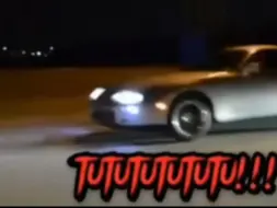 Video herunterladen: 等等…….蓝牌supra？！