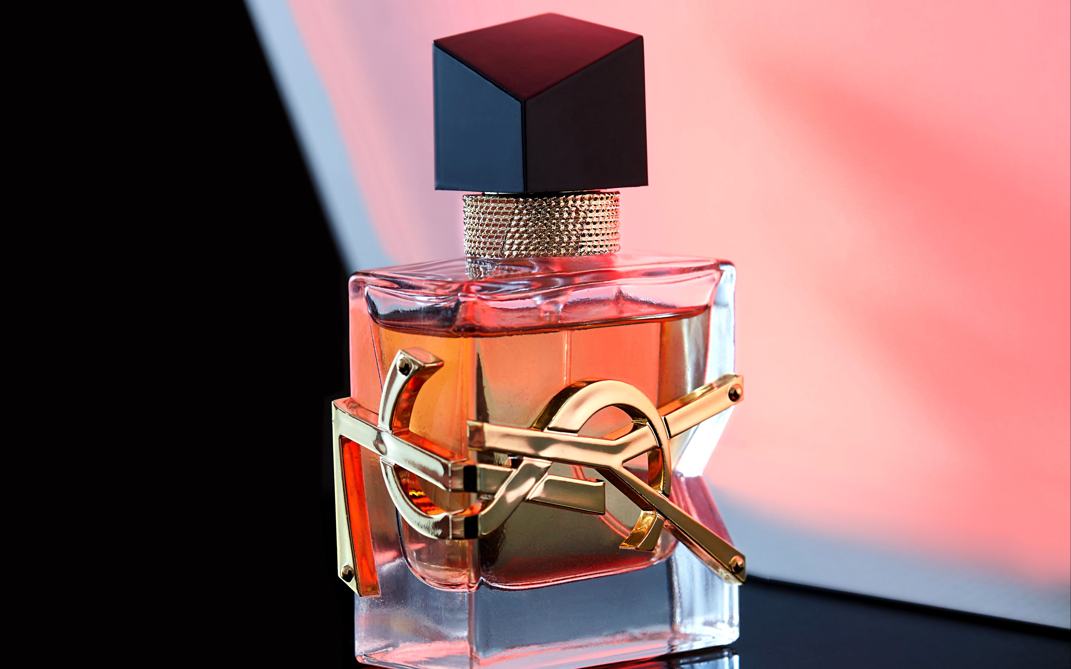 产品拍摄|玻璃质感的香水瓶怎么拍出感觉