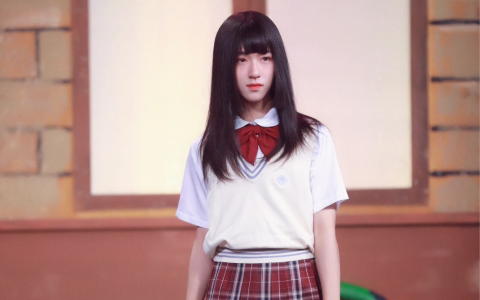 贺峻霖all霖贺老师女装时大家的直拍and花絮串剪看见女神小女友时笑的