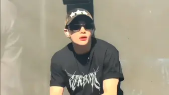 大家齐声喊hyunjin，你也会很开心吧