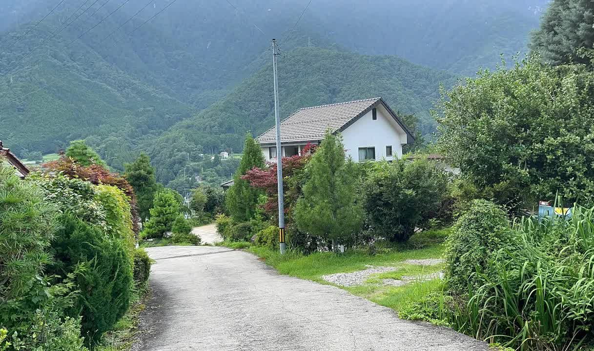 这个未修饰过的乡村非常自然,富有层次感的自然风景令人心悦,日本农村Nagiso哔哩哔哩bilibili