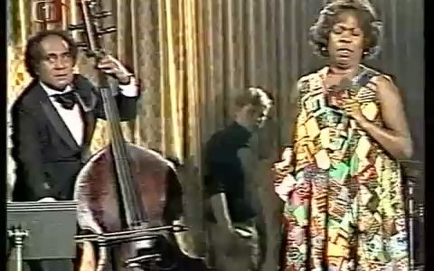 【The Divine One】Sarah Vaughan 1978 Send in the clowns哔哩哔哩bilibili