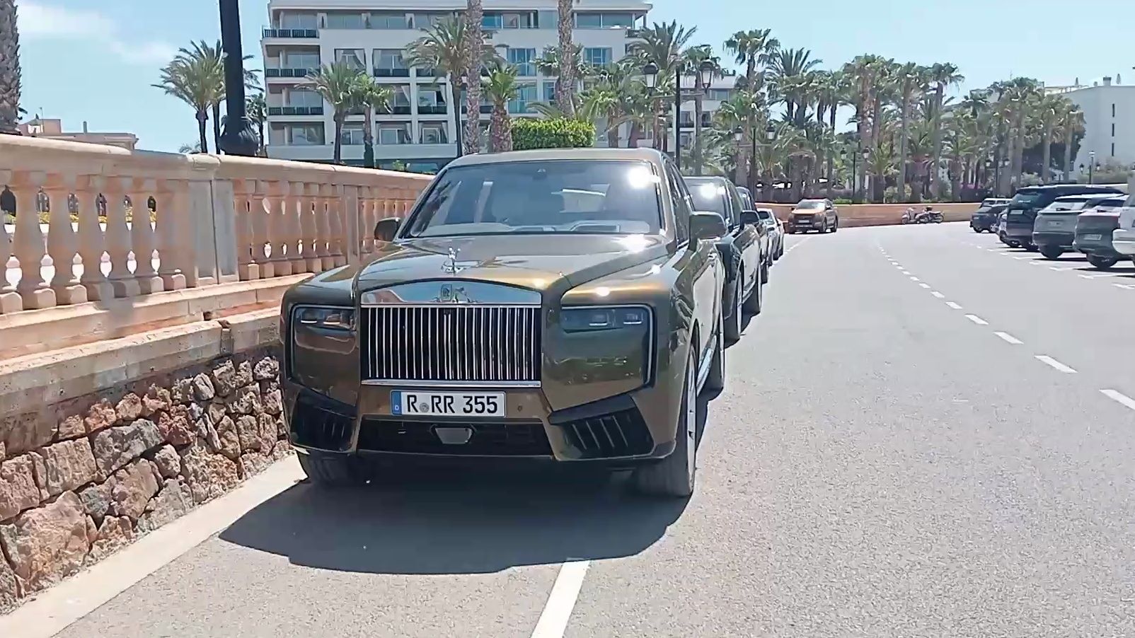 劳斯莱斯库里南series ii 西班牙ibiza试驾车队