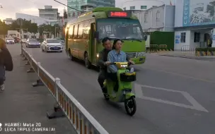 下载视频: 叙利亚战损级别的考斯特——漳州公交三路金旅考斯特行走音