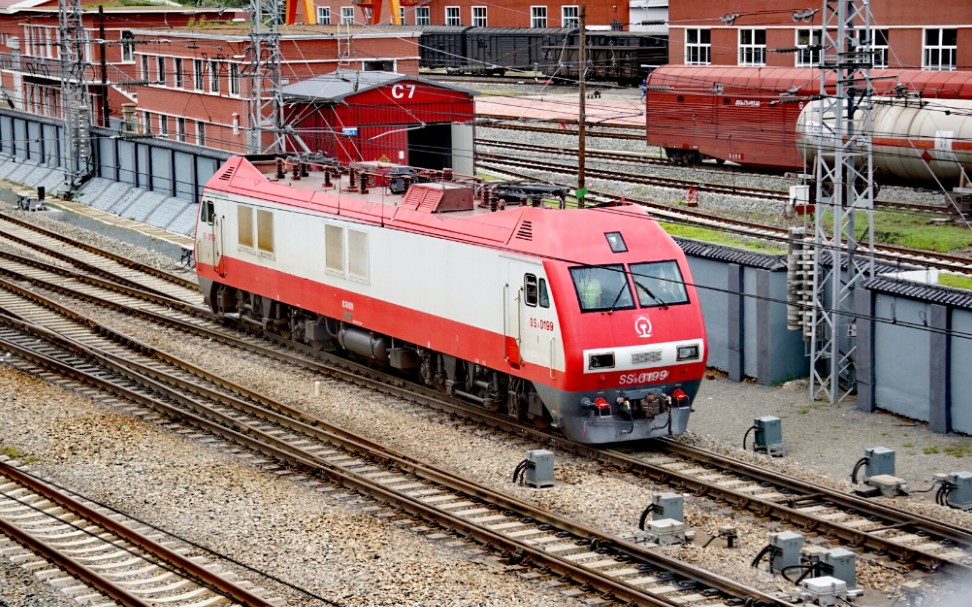 【齐齐哈尔火车】ss9牵引原色双层车齐齐哈尔——大连