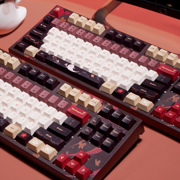 miHoYo 胡桃·雪霁梅香 メカニカルキーボード 87キー红轴 miHoYo 胡桃
