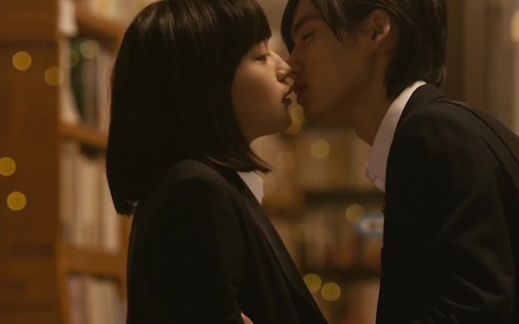 【超过瘾尺度热吻kiss】一吻定情 2 干柴烈火 看到人腿软 啊~好欲 刺激哔哩哔哩bilibili