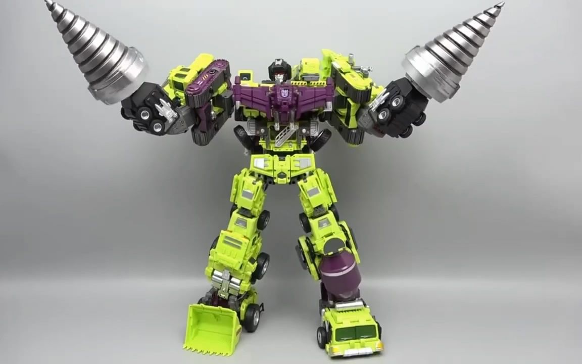 展示金宝建筑车辆模型变形组合成金宝大力神