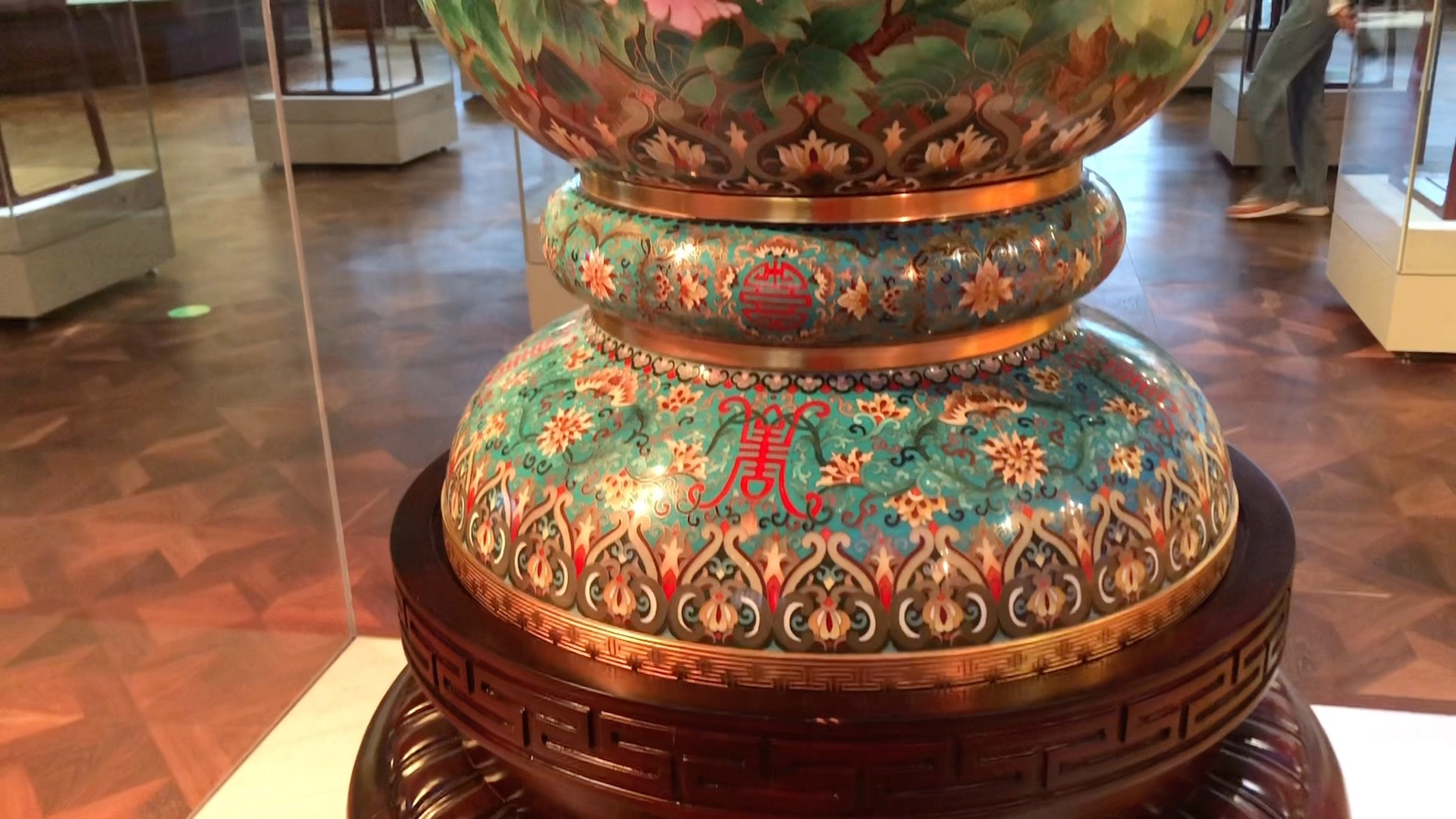 中国工艺美术馆展品之十二