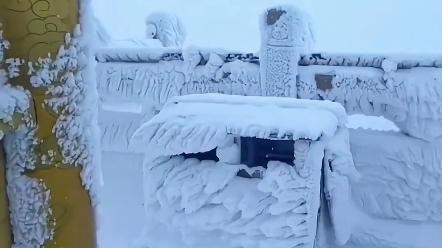 [图]大雪雪是丰年的来信晨起开门雪满山 雪晴云淡日光寒是 对丰年的期盼 是 对日子的充实满满人间至此雪盛时向天地万物问候冬安雪花纷飞舞吉祥 飘