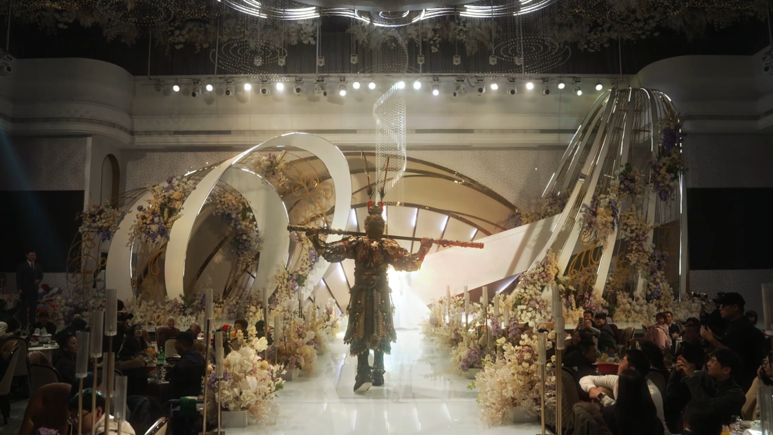 当兄弟婚礼叫我穿帅一点