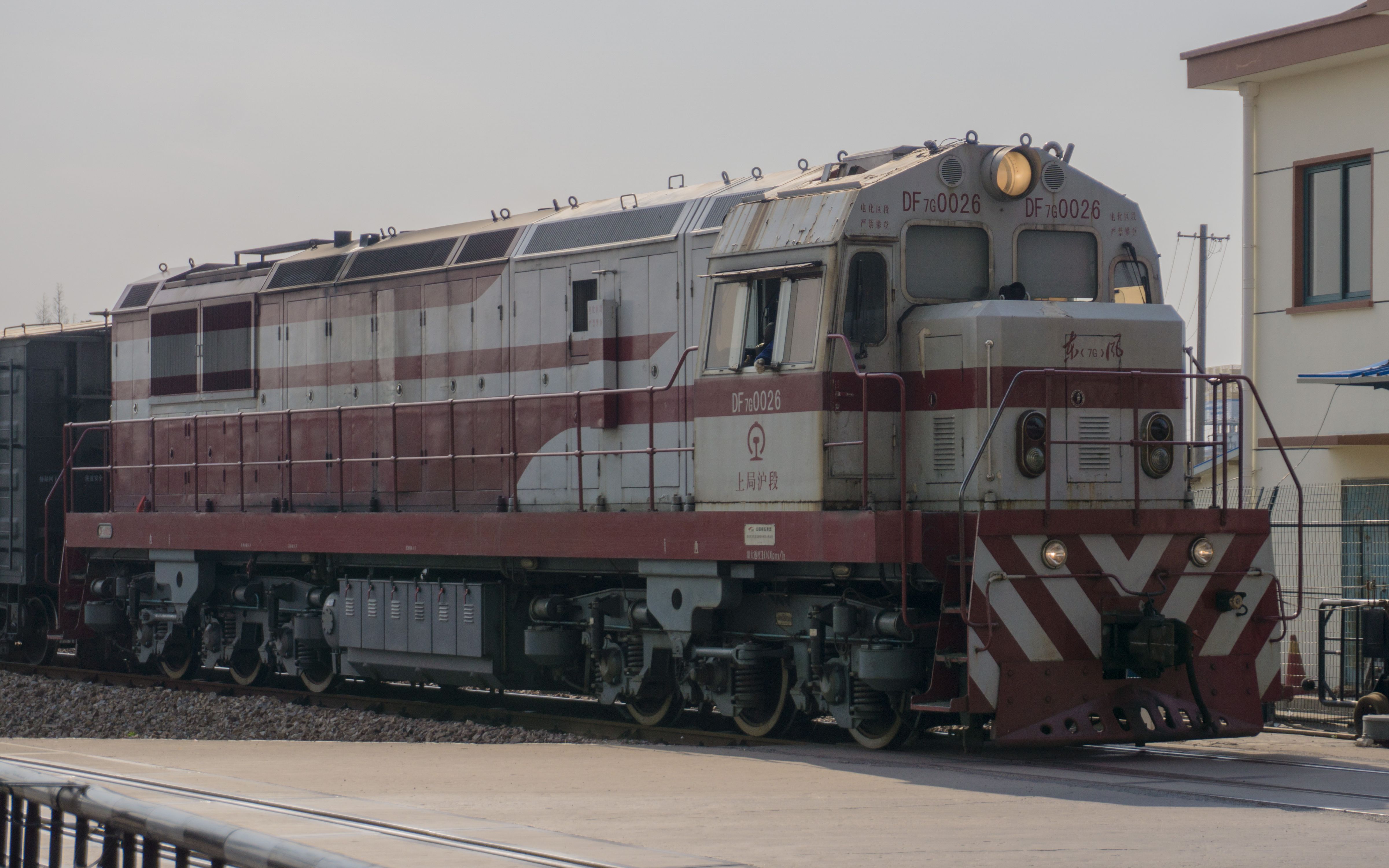 df7g-0026通过虹梅南路道口