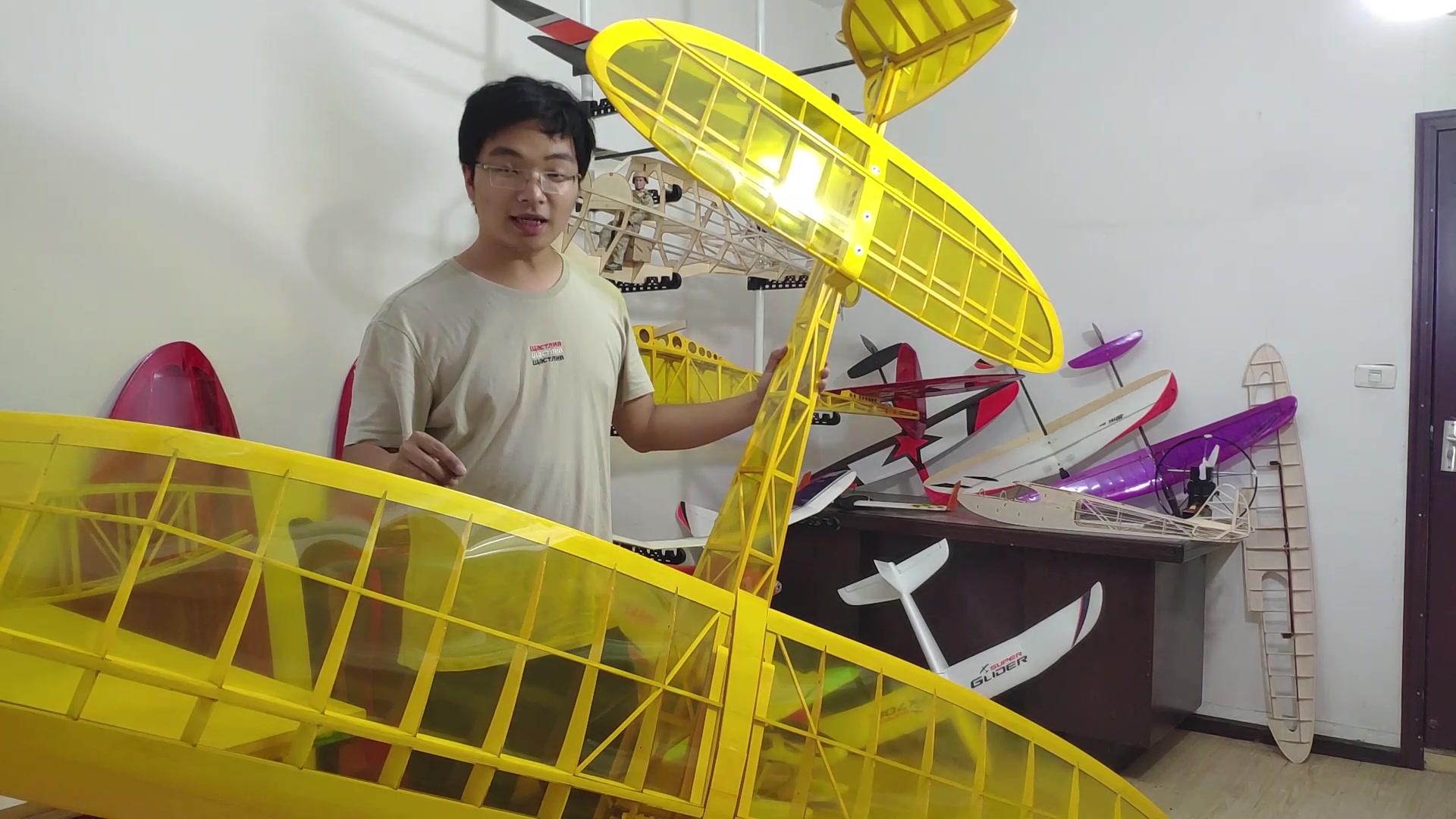 国内第二架"妖精3"滑翔机制作视频01