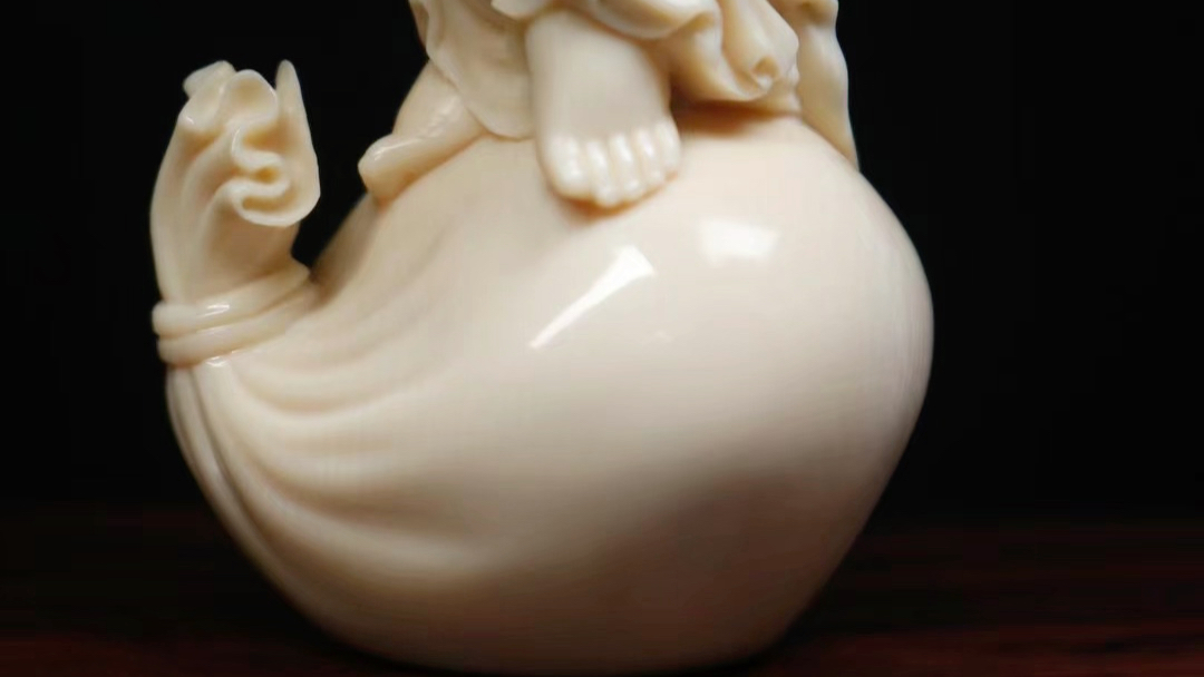 钱袋弥勒佛,规格:高度9.5x3.9,91克