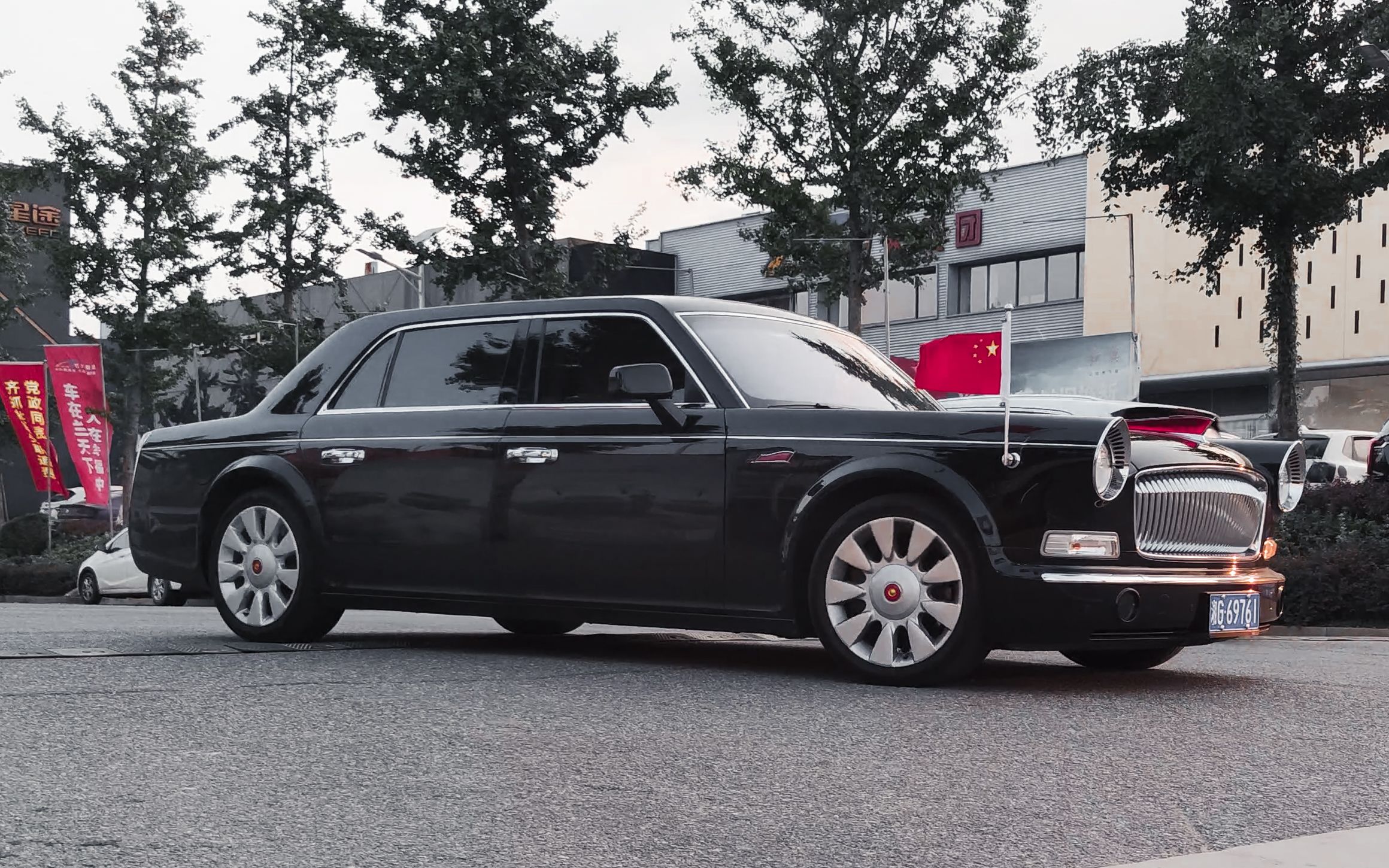 红旗-l5 实车才有的气场