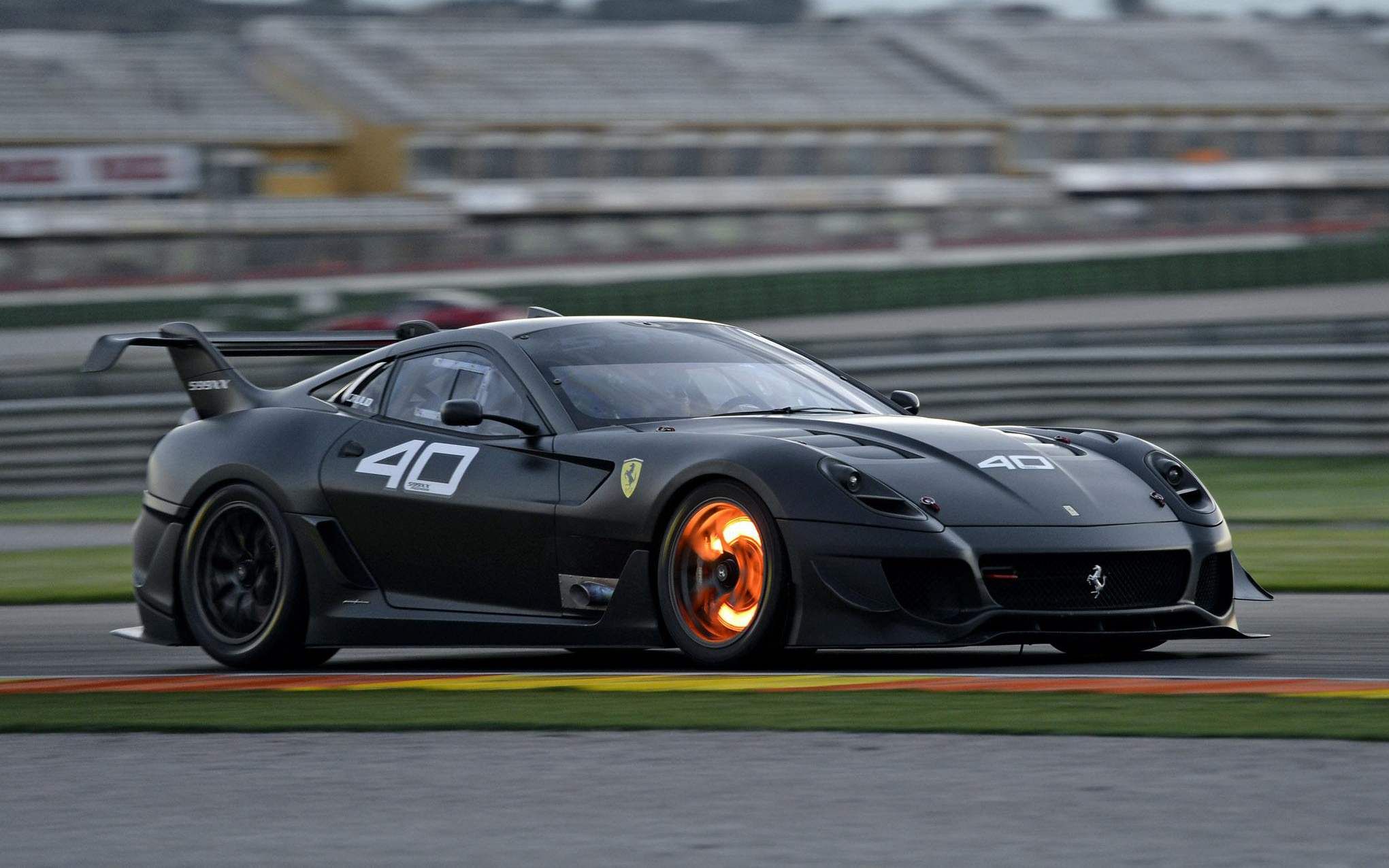 征战环岛歌利亚 (x级 法拉利 599xx evo)