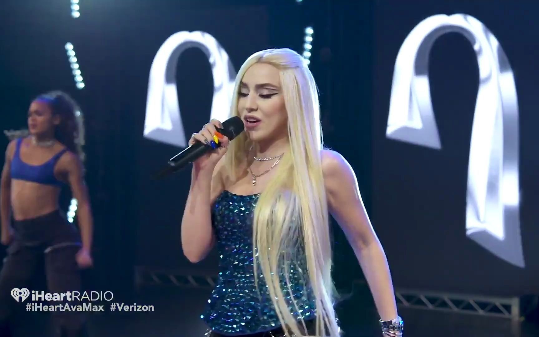 avamax最新jingleball演唱show