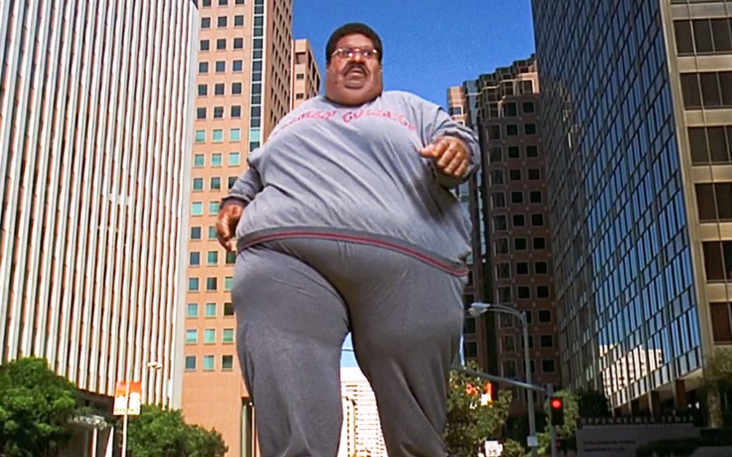 喜剧电影:800斤胖子梦到自己变成巨人,放个屁毁了整个城市_哔哩哔哩