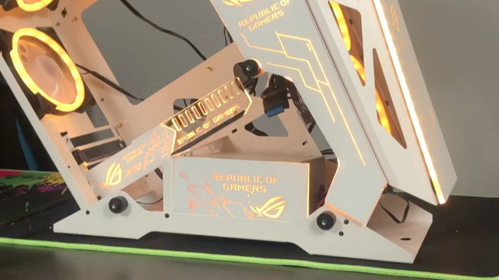 玩嘉小咖机箱白色